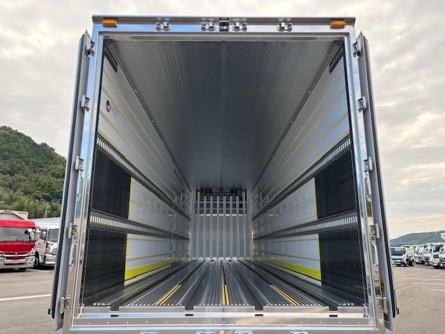 MITSUBISHI FUSOU SUPER GREAT 2025 Image 31