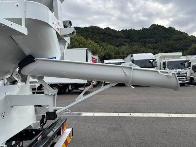 MITSUBISHI FUSOU FIGHTER 2025 Image 31