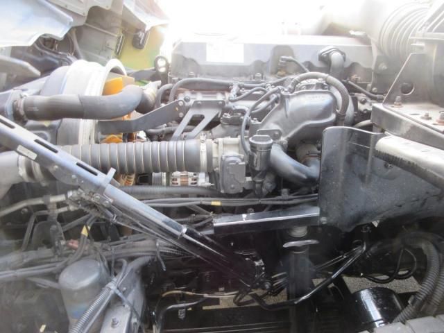 NISSAN DIESEL QUON 2015 Image 31