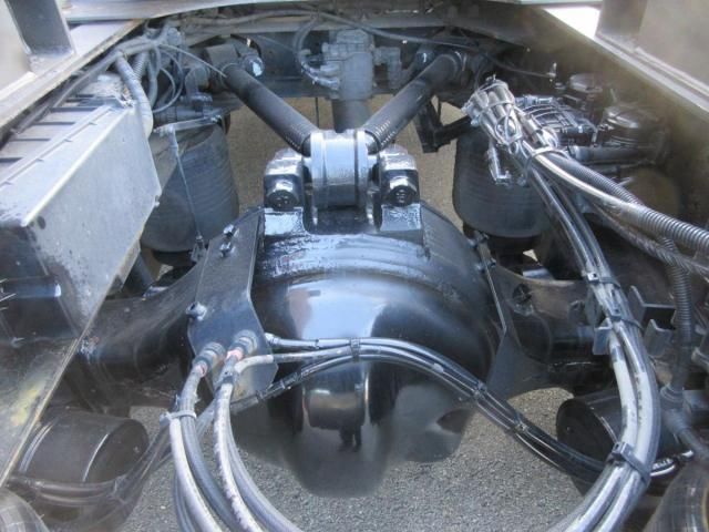 NISSAN DIESEL QUON 2015 Image 31