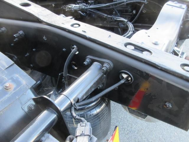 NISSAN DIESEL QUON 2015 Image 31