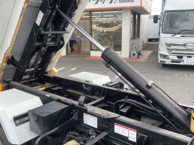 MITSUBISHI CANTER 2023 Image 31