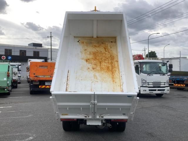 MITSUBISHI CANTER 2023 Image 31