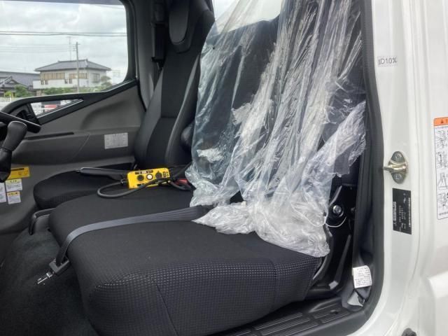 MITSUBISHI CANTER 2023 Image 31