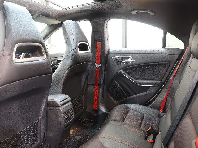 MERCEDES BENZ MERCEDES AMG CLA CLA 2017 Image 31