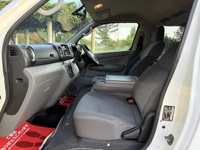 NISSAN NV350 CARAVAN 4WD 2014 Image 31