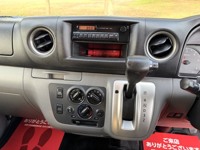 NISSAN NV350 CARAVAN 4WD 2014 Image 31