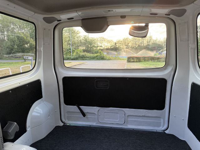 NISSAN NV350 CARAVAN 4WD 2014 Image 31
