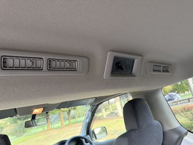 NISSAN NV350 CARAVAN 4WD 2014 Image 31