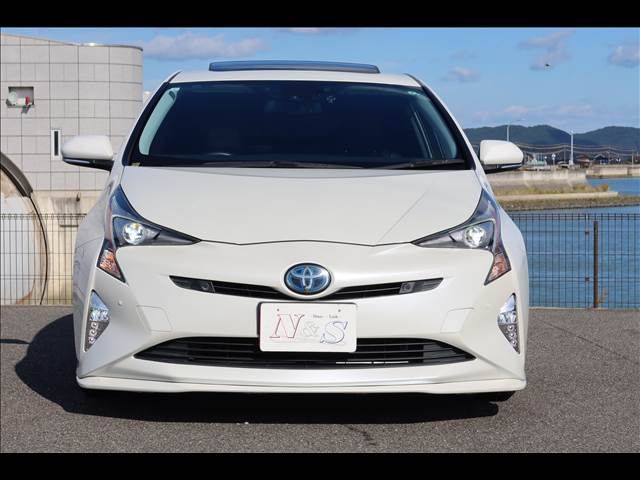 TOYOTA PRIUS 2017 Image 31