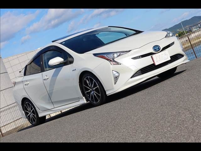 TOYOTA PRIUS 2017 Image 31