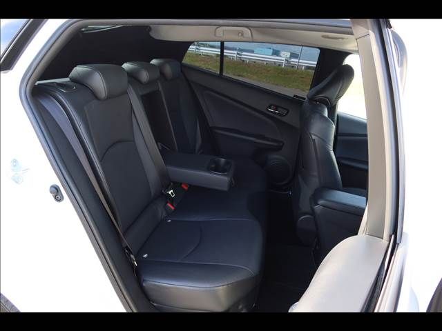 TOYOTA PRIUS 2017 Image 31