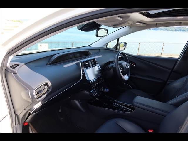 TOYOTA PRIUS 2017 Image 31