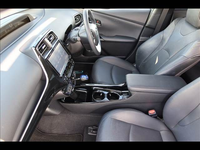 TOYOTA PRIUS 2017 Image 31