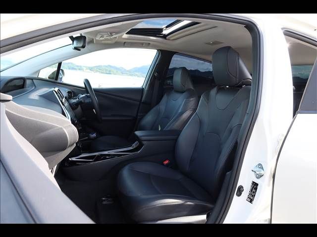 TOYOTA PRIUS 2017 Image 31