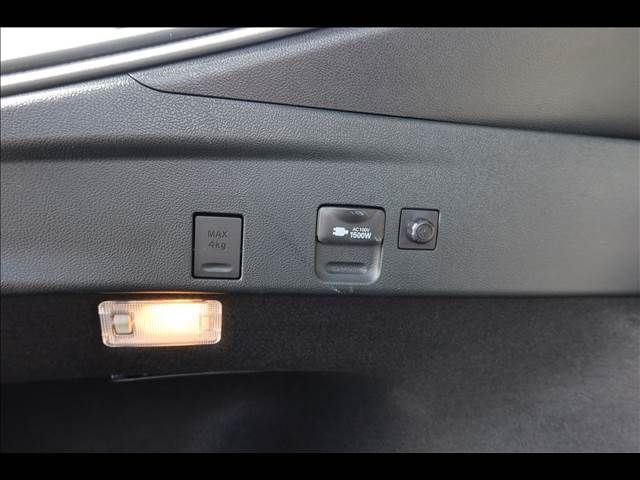 TOYOTA PRIUS 2017 Image 31