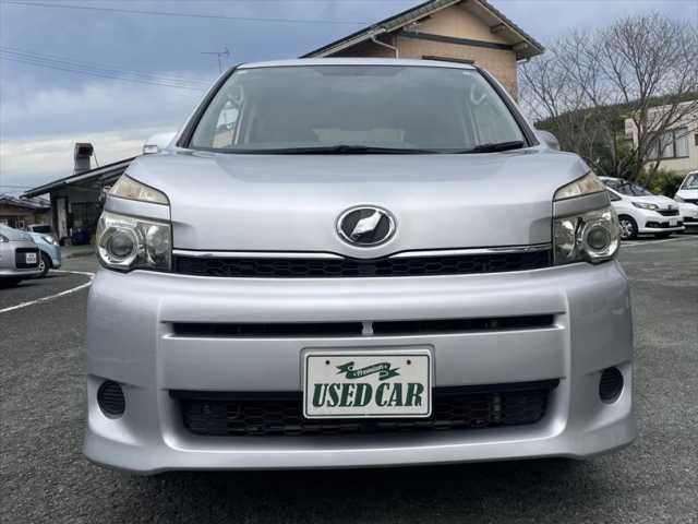 TOYOTA VOXY 2013 Image 31