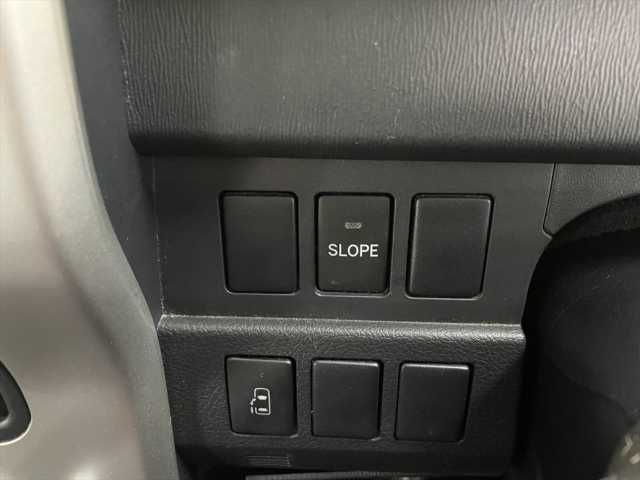 TOYOTA VOXY 2013 Image 31