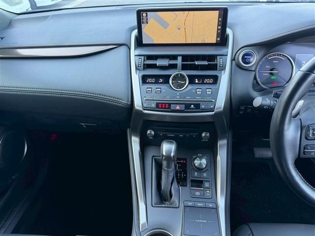 TOYOTA LEXUS NX300H 2020 Image 31
