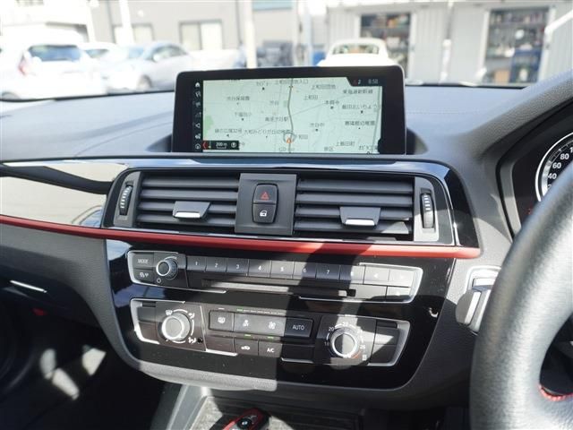 BMW 1SERIES 2018 Image 31