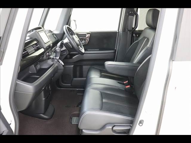 HONDA N BOX CUSTOM 2020 Image 31