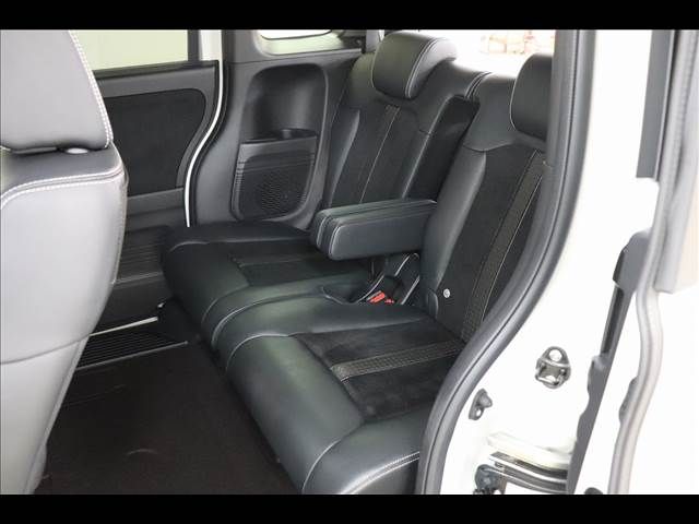 HONDA N BOX CUSTOM 2020 Image 31