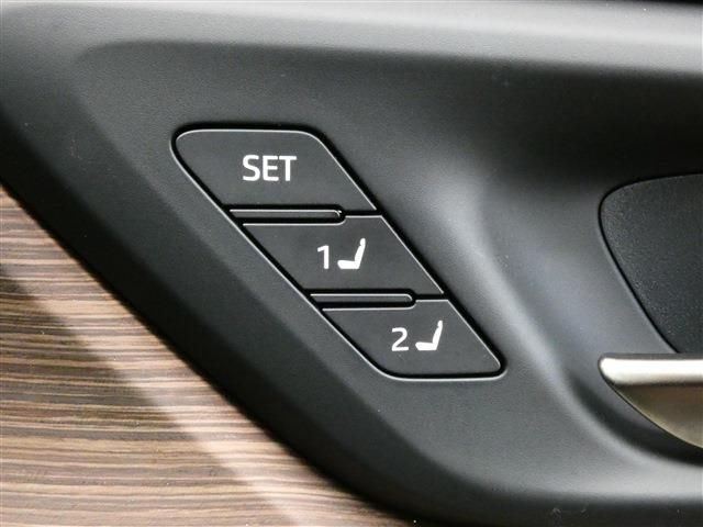 TOYOTA CROWN SEDAN HYBRID 2024 Image 31