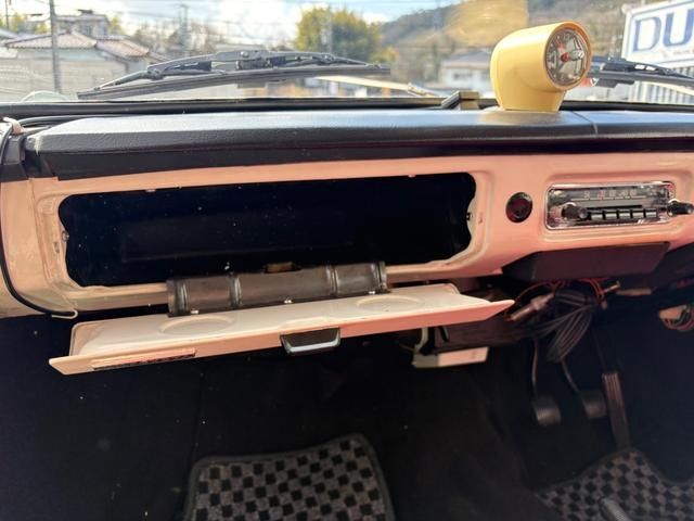 TOYOTA PUBLICA 1966 Image 31