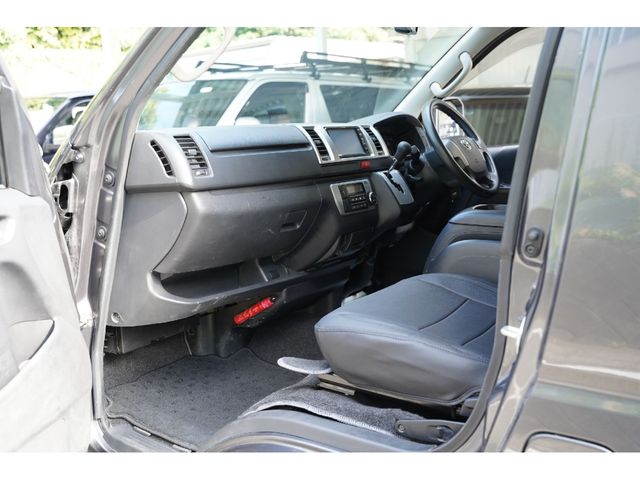 TOYOTA HIACE VAN 4WD 2020 Image 31