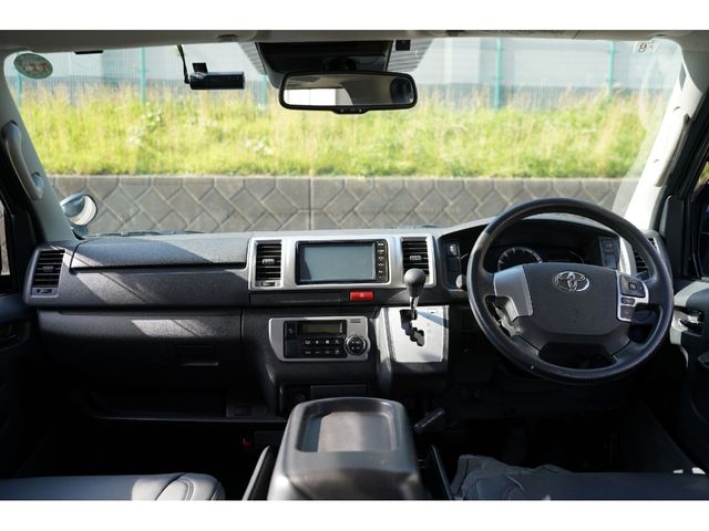 TOYOTA HIACE VAN 4WD 2020 Image 31