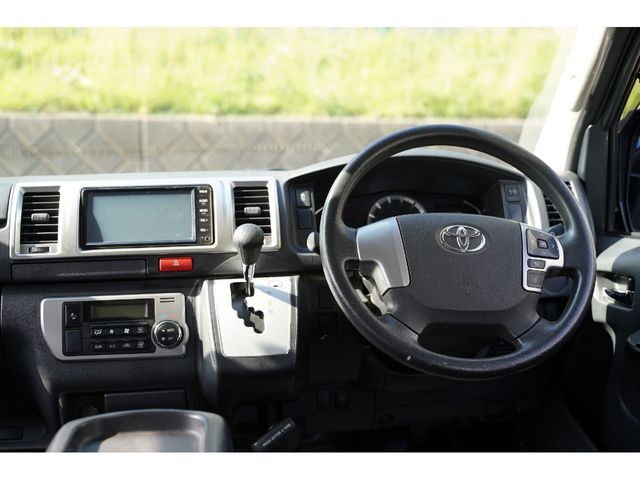 TOYOTA HIACE VAN 4WD 2020 Image 31