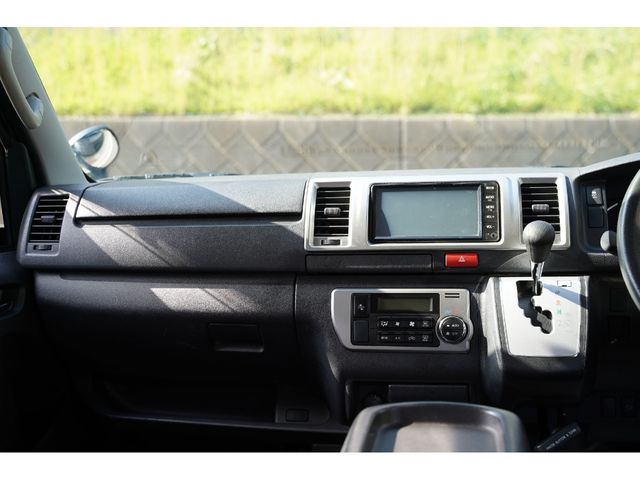 TOYOTA HIACE VAN 4WD 2020 Image 31