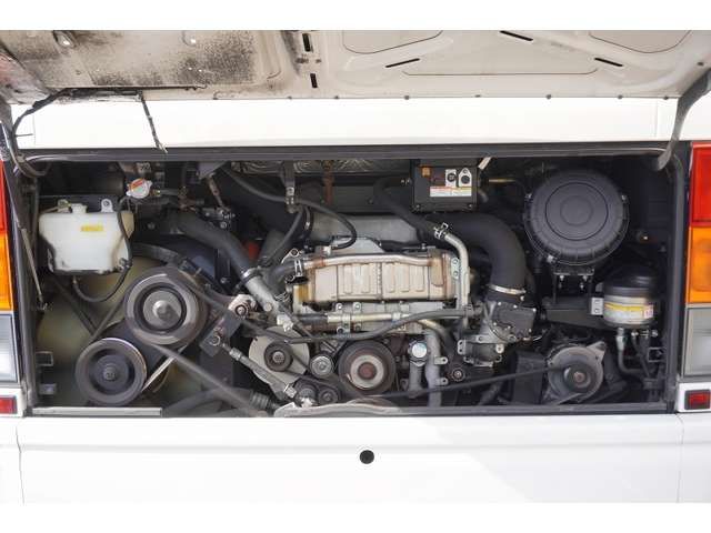 HINO MELPHA 2016 Image 31