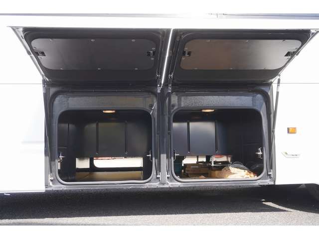 HINO MELPHA 2016 Image 31