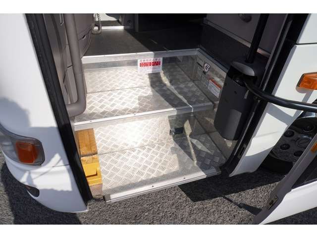 HINO MELPHA 2016 Image 31