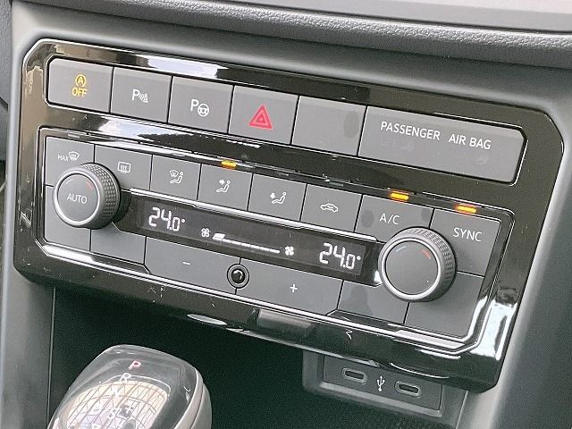 VOLKSWAGEN T-CROSS 2021 Image 31