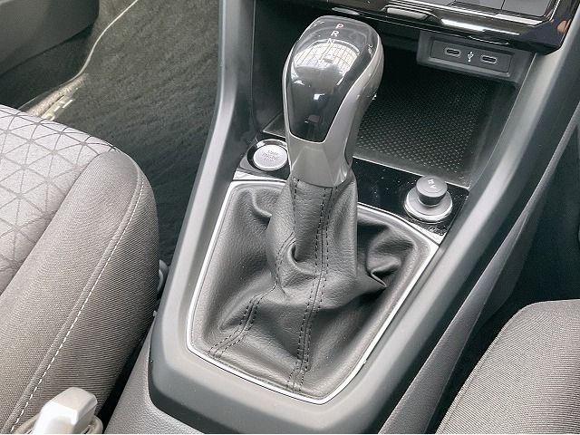 VOLKSWAGEN T-CROSS 2021 Image 31