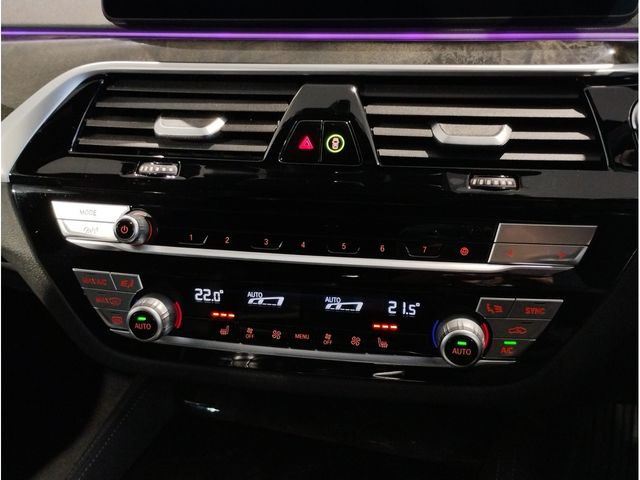 BMW 5SERIES TOURING 2022 Image 31