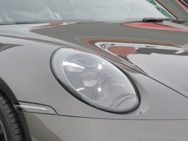 PORSCHE 911 2022 Image 31