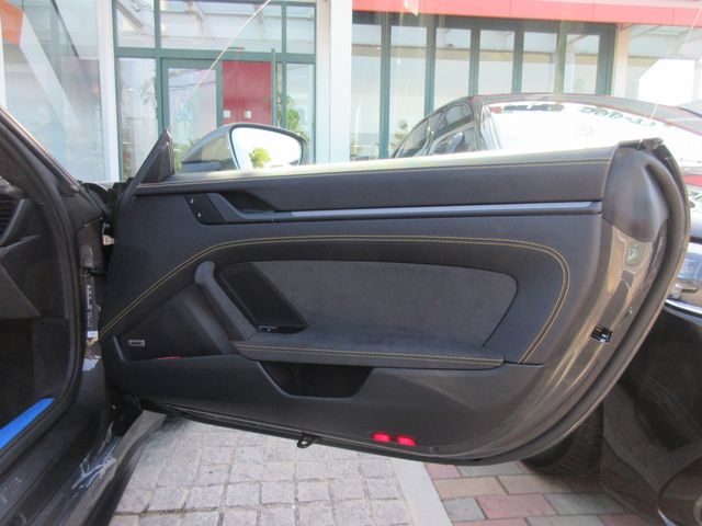 PORSCHE 911 2022 Image 31