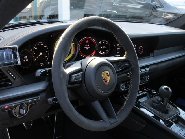 PORSCHE 911 2022 Image 31