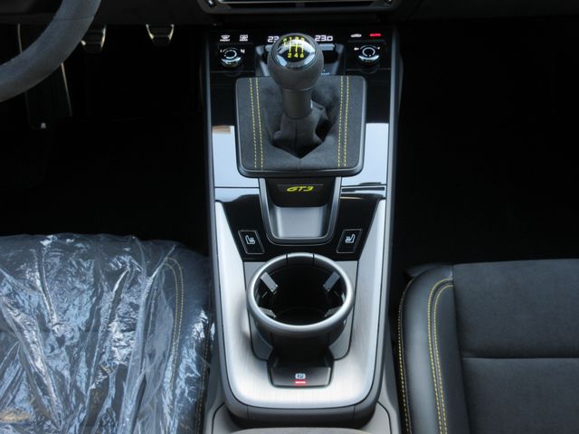 PORSCHE 911 2022 Image 31