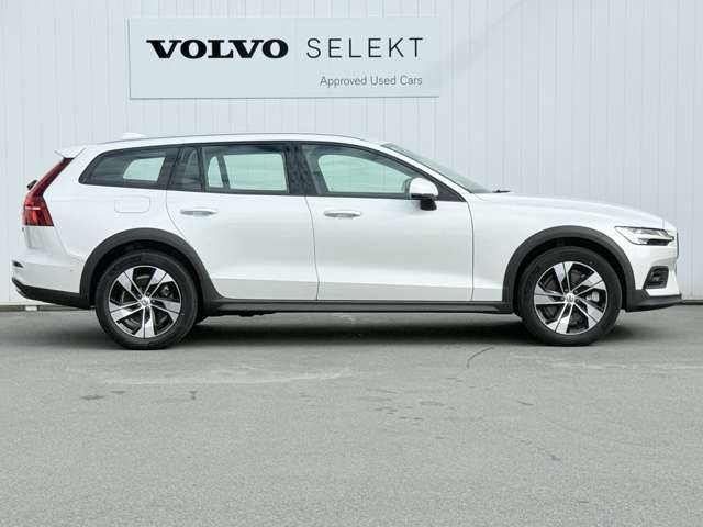 VOLVO V60 CROSS COUN 2024 Image 31