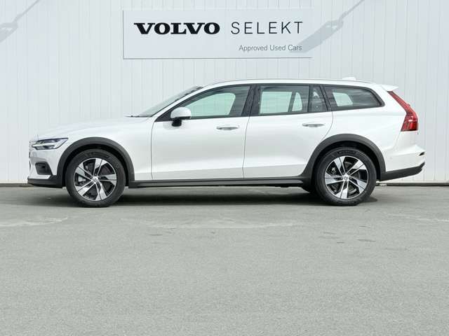 VOLVO V60 CROSS COUN 2024 Image 31
