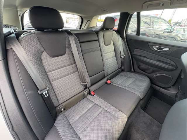 VOLVO V60 CROSS COUN 2024 Image 31