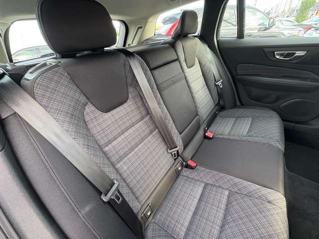 VOLVO V60 CROSS COUN 2024 Image 31