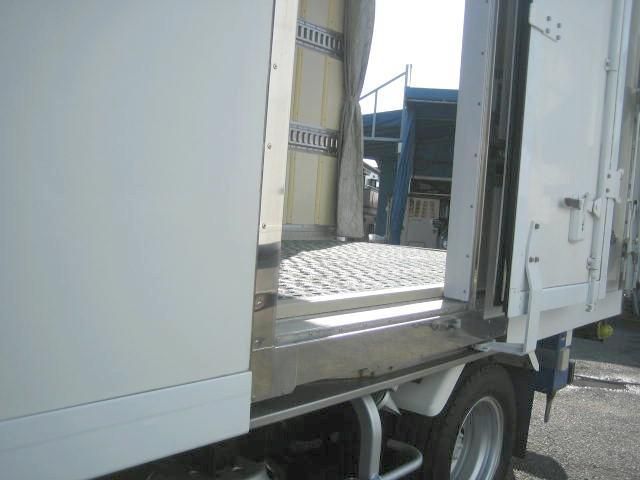 ISUZU ELF 2018 Image 31