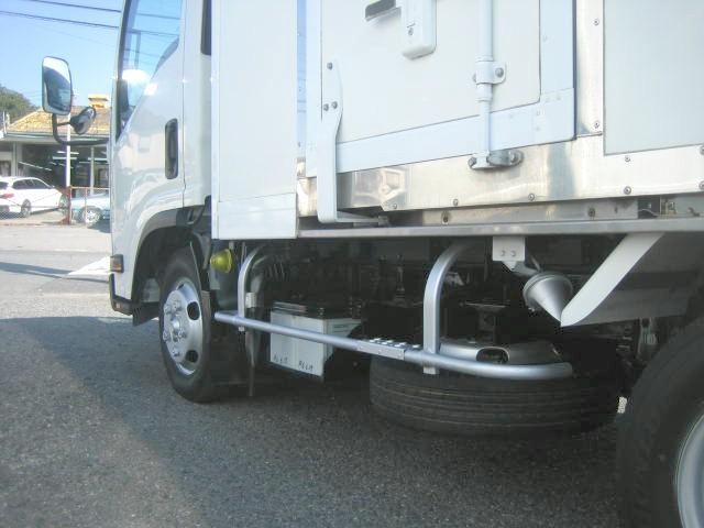 ISUZU ELF 2018 Image 31