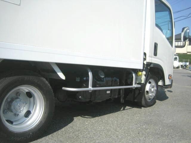 ISUZU ELF 2018 Image 31