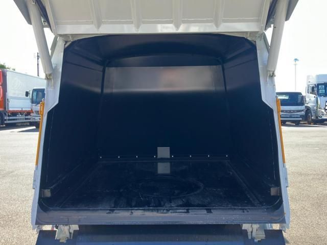 MITSUBISHI CANTER 2024 Image 31